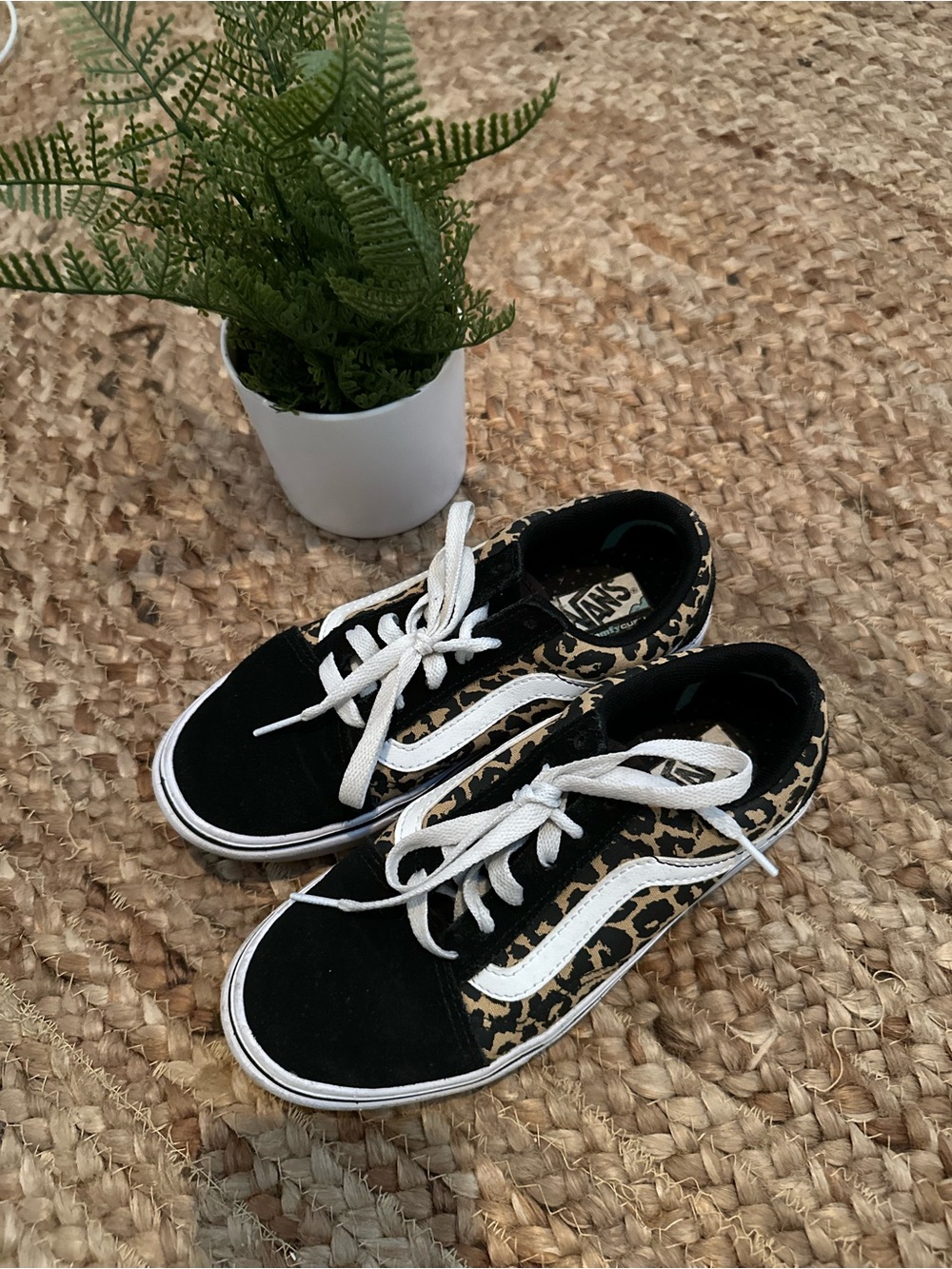 GIRLS LEOPARD VANS
